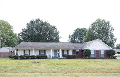Photo of 403 Bristol, New Albany, MS 38652 (MLS # 25-3150)
