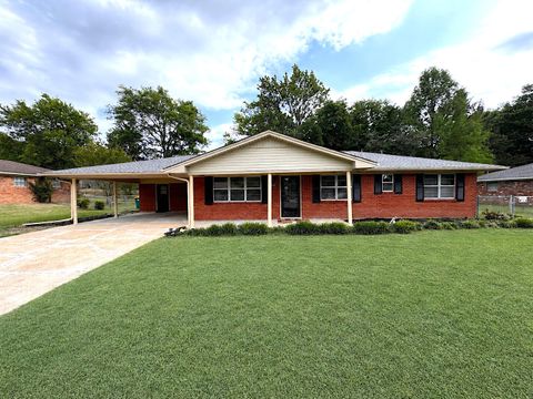 Photo of 2505 Bryan St., Tupelo, MS 38801 (MLS # 26-1531)