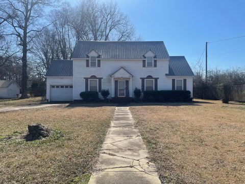Photo of 301 East Main Street St, Okolona, MS 38860 (MLS # 26-431)