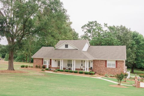 Photo of 394 Northridge Dr., Pontotoc, MS 38863 (MLS # 26-1552)