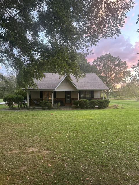 Photo of 1886 Bankhead Hwy, Hickory Flat, MS 38633 (MLS # 25-3633)