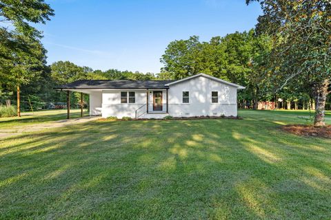 Photo of 17 County Road 233, Corinth, MS 38834 (MLS # 26-61)