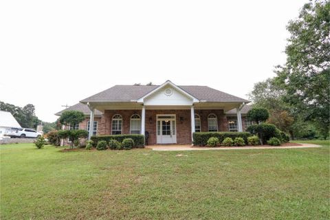 Photo of 141 Lake Forest, Saltillo, MS 38866 (MLS # 25-2665) Photo of 141 Lake Forest, Saltillo, MS 38866 (MLS # 25-2665)