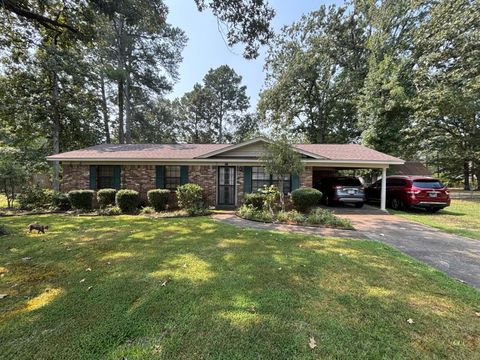Photo of 111 Cherokee Dr., Amory, MS 38821 (MLS # 25-3168)