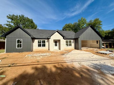 Photo of 802 Poplarville, Tupelo, MS 38801 (MLS # 25-3061) Photo of 802 Poplarville, Tupelo, MS 38801 (MLS # 25-3061)