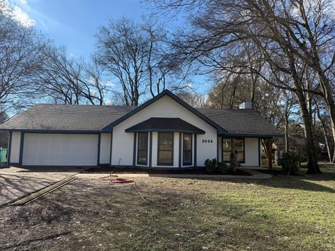 Photo of 2006 Fillmore Dr., Tupelo, MS 38801 (MLS # 25-4176)