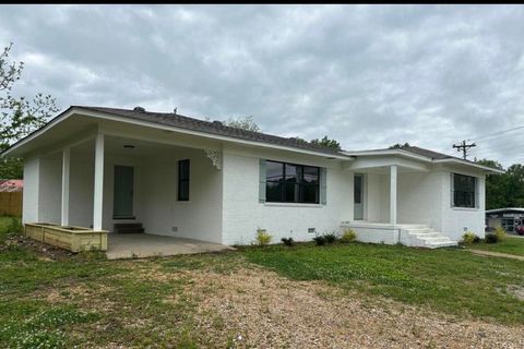 Photo of 101 Smith Dr., Booneville, MS 38829 (MLS # 26-1497)
