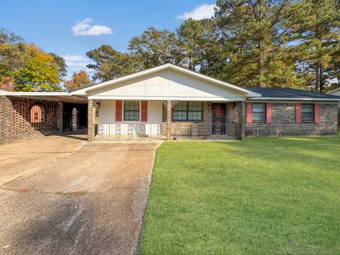 Photo of 104 Pullen Dr., Aberdeen, MS 39730 (MLS # 25-4342)