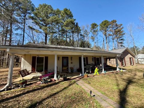 Photo of 387 Road 805, Shannon, MS 38868 (MLS # 26-596)