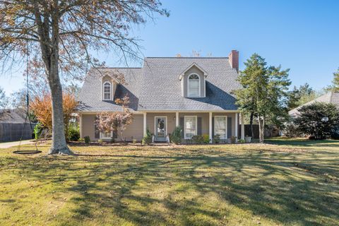 Photo of 1705 Lakefield Drive Dr, Tupelo, MS 38801 (MLS # 25-3842)