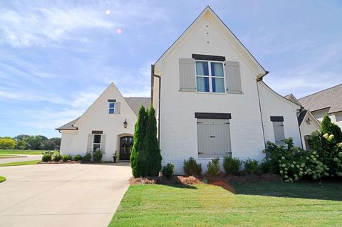 Photo of 1270 Highline Dr., Tupelo, MS 38801 (MLS # 25-3055) Photo of 1270 Highline Dr., Tupelo, MS 38801 (MLS # 25-3055)