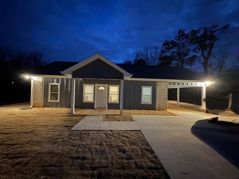 Photo of 902 William Prince Drive, New Albany, MS 38653 (MLS # 26-655)