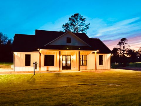 Photo of 387 King Road, Belden, MS 38826 (MLS # 26-631)