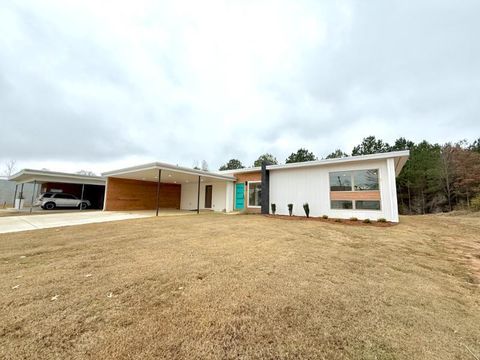 Photo of 33 Locust Lane, Tupelo, MS 38801 (MLS # 25-4230)