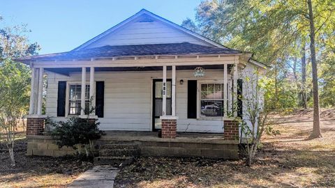 Photo of 314 Latimer St., Baldwyn, MS 38824 (MLS # 25-3682)