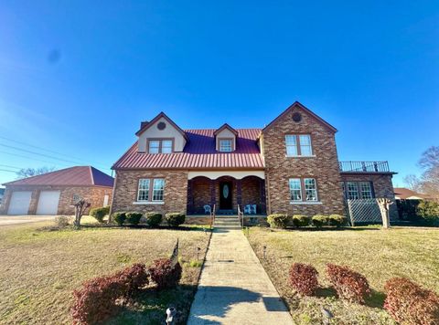 Photo of 403 1st Avenue Ave, Amory, MS 38821 (MLS # 25-4376)