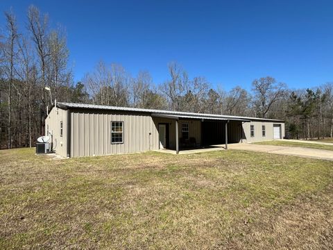 Photo of 200 County Road 2432, Guntown, MS 38849 (MLS # 26-1026)
