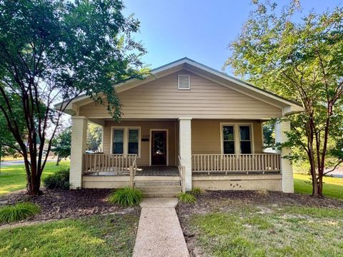Photo of 1129 W Jackson St., Tupelo, MS 38804 (MLS # 25-3255)