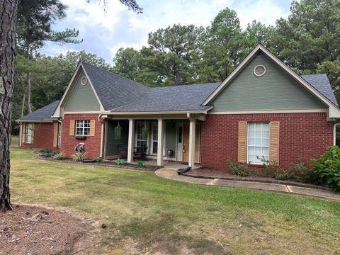 Photo of 737 Martin Road, Belden, MS 38826 (MLS # 25-2949) Photo of 737 Martin Road, Belden, MS 38826 (MLS # 25-2949)