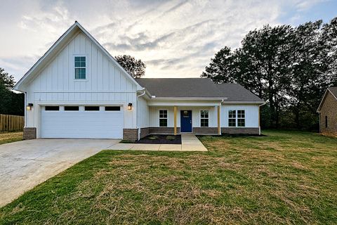 Photo of 106 Maplewood Cv., New Albany, MS 38652 (MLS # 25-3428)