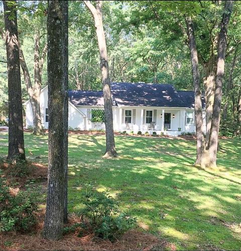 Photo of 2401 Parkway Dr., Tupelo, MS 38804 (MLS # 25-3574)
