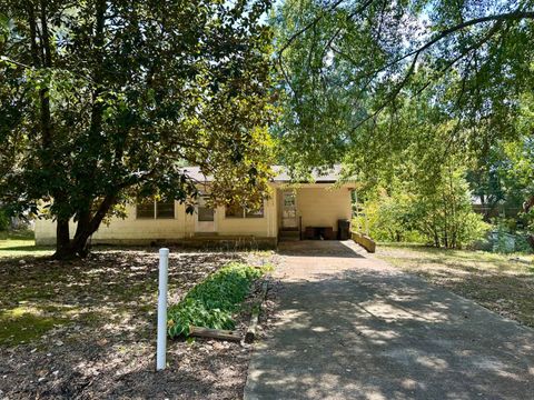 Photo of 110 Griffin Ln., Ripley, MS 38663 (MLS # 25-3313)
