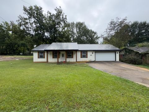 Photo of 1508 E Third, Corinth, MS 38834 (MLS # 25-3501)