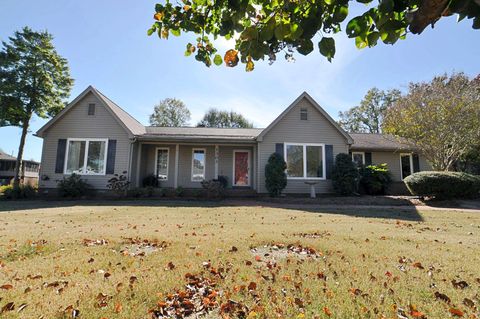 Photo of 1303 Kincannon St., Tupelo, MS 38804 (MLS # 25-3977)