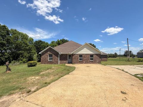 Photo of 1082 CR 833, Guntown, MS 38849 (MLS # 26-1584)