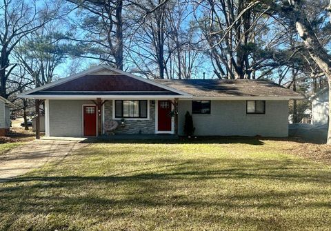 Photo of 804 Hill N Dale, Tupelo, MS 38804 (MLS # 26-156)