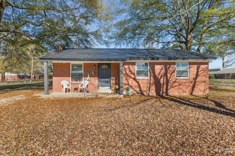 Photo of 512 Karen Lane Ln, Baldwyn, MS 38824 (MLS # 25-4158)