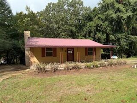 Photo of 820 E Chickasaw Road, Pope, MS 38658 (MLS # 25-3544)