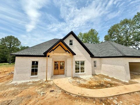 Photo of 2644 Countrywood Road, Tupelo, MS 38826 (MLS # 25-2661) Photo of 2644 Countrywood Road, Tupelo, MS 38826 (MLS # 25-2661)
