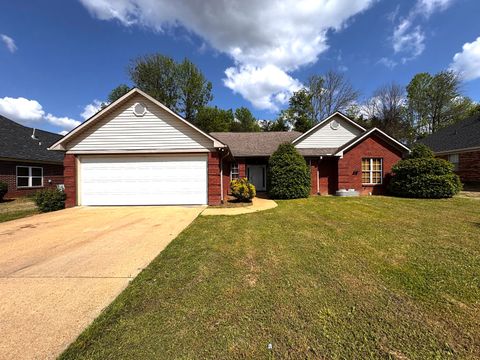 Photo of 330 Battlefield Dr., Tupelo, MS 38801 (MLS # 26-1368)