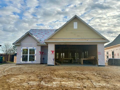 Photo of 157 Harvester Square, Tupelo, MS 38801 (MLS # 26-315)