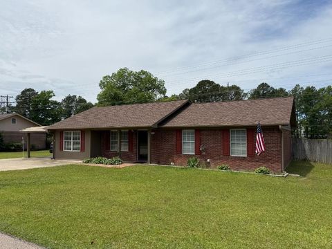 Photo of 112 Chatham St., Fulton, MS 38843 (MLS # 26-1638)