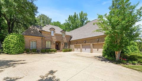 Photo of 135 Autumn Hills Dr., Tupelo, MS 38801 (MLS # 26-1575)