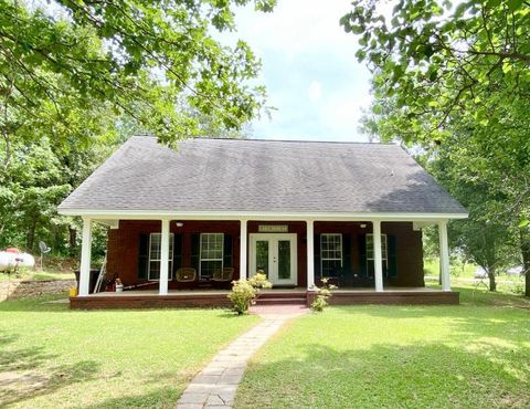 Photo of 102 Pow Wow Trail, Tupelo, MS 38804 (MLS # 25-4243)