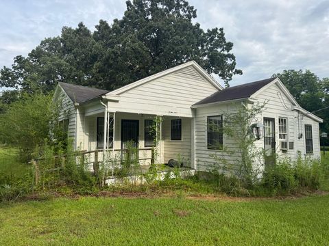 Photo of 10028 Staff Circle, Aberdeen, MS 39730 (MLS # 25-2783) Photo of 10028 Staff Circle, Aberdeen, MS 39730 (MLS # 25-2783)
