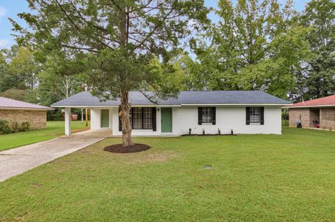 Photo of 202 Meadowood Dr., Amory, MS 38821 (MLS # 25-3624)