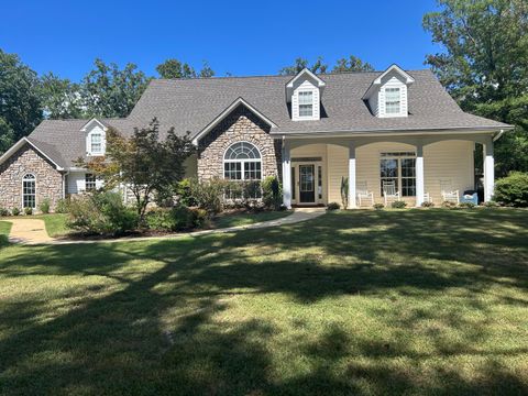 Photo of 119 High Point Dr., Tupelo, MS 38801 (MLS # 25-2818) Photo of 119 High Point Dr., Tupelo, MS 38801 (MLS # 25-2818)