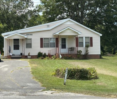Photo of 509 S Lake St., Booneville, MS 38829 (MLS # 25-2885) Photo of 509 S Lake St., Booneville, MS 38829 (MLS # 25-2885)