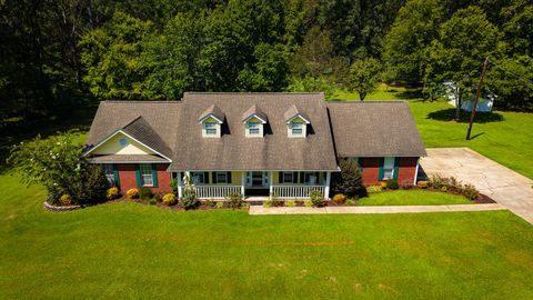 Photo of 507 Meadowlane Drive, Aberdeen, MS 39730 (MLS # 25-3065) Photo of 507 Meadowlane Drive, Aberdeen, MS 39730 (MLS # 25-3065)
