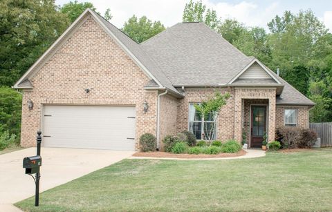 Photo of 132 Highland Ridge Dr., Saltillo, MS 38866 (MLS # 26-1313)