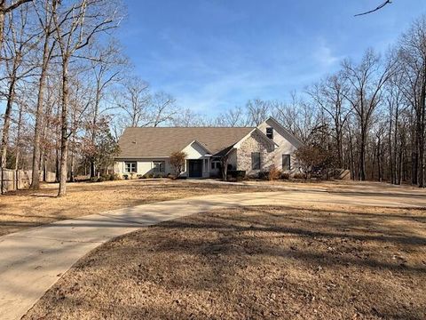 Photo of 108 Brookside Court Ct, Tupelo, MS 38801 (MLS # 26-528)