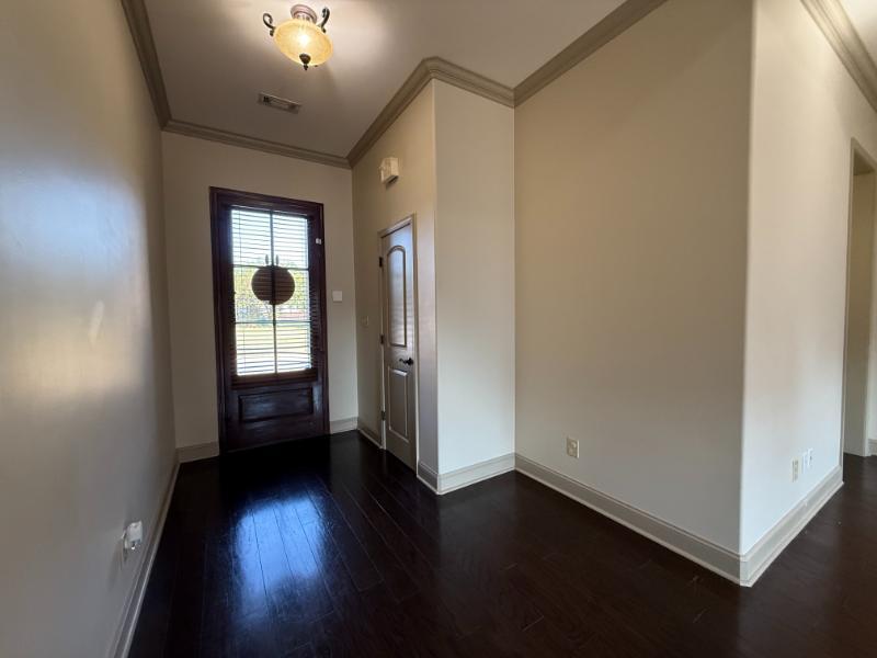 1724 Broadleaf Ln.
