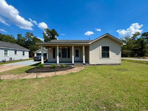 Photo of 112 Buchanan Ave., Nettleton, MS 38858 (MLS # 26-2975)