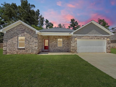 Photo of 240 E Oxford St., Pontotoc, MS 38863 (MLS # 26-1872)