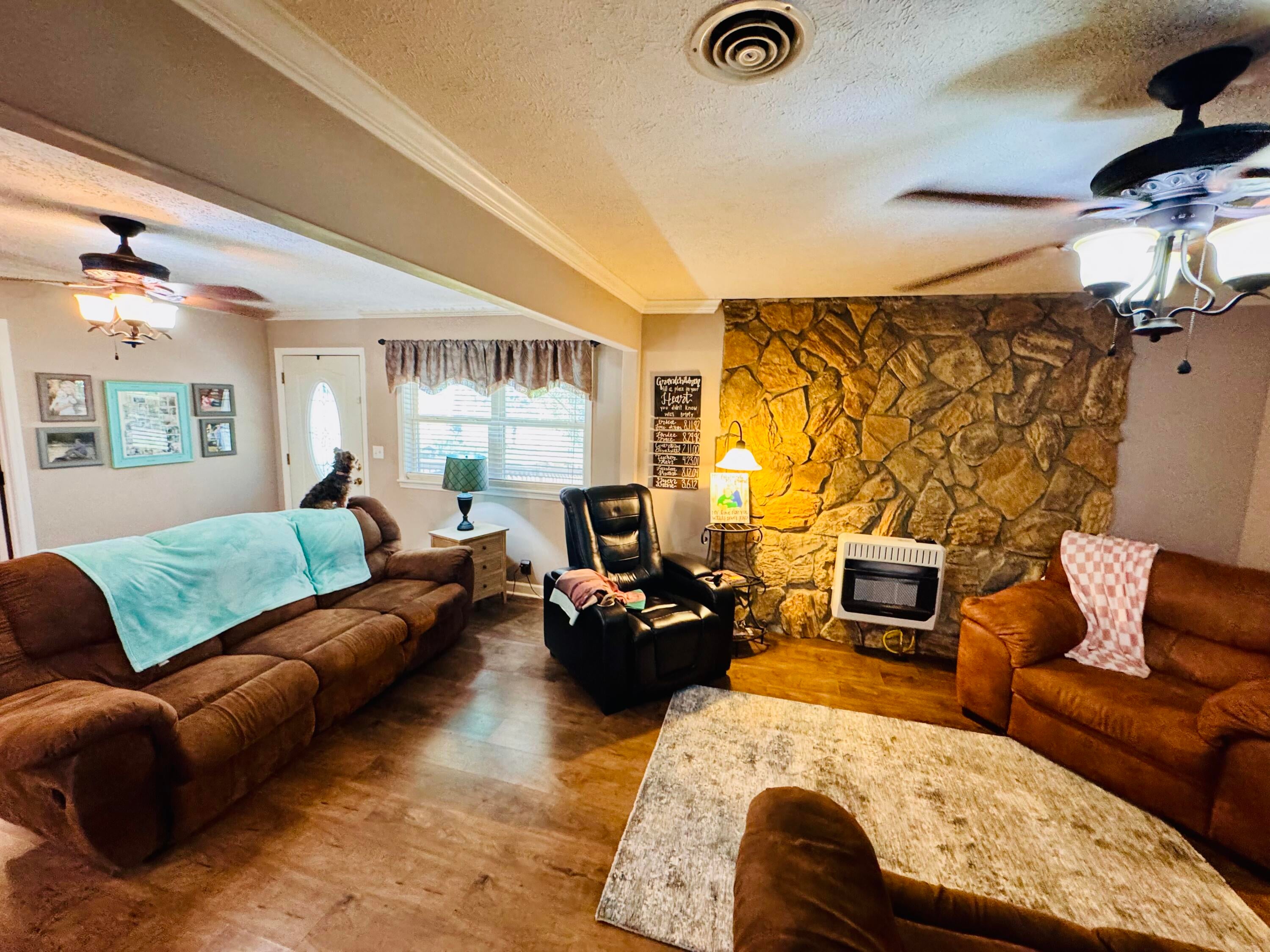 806 Moss Hill Dr.