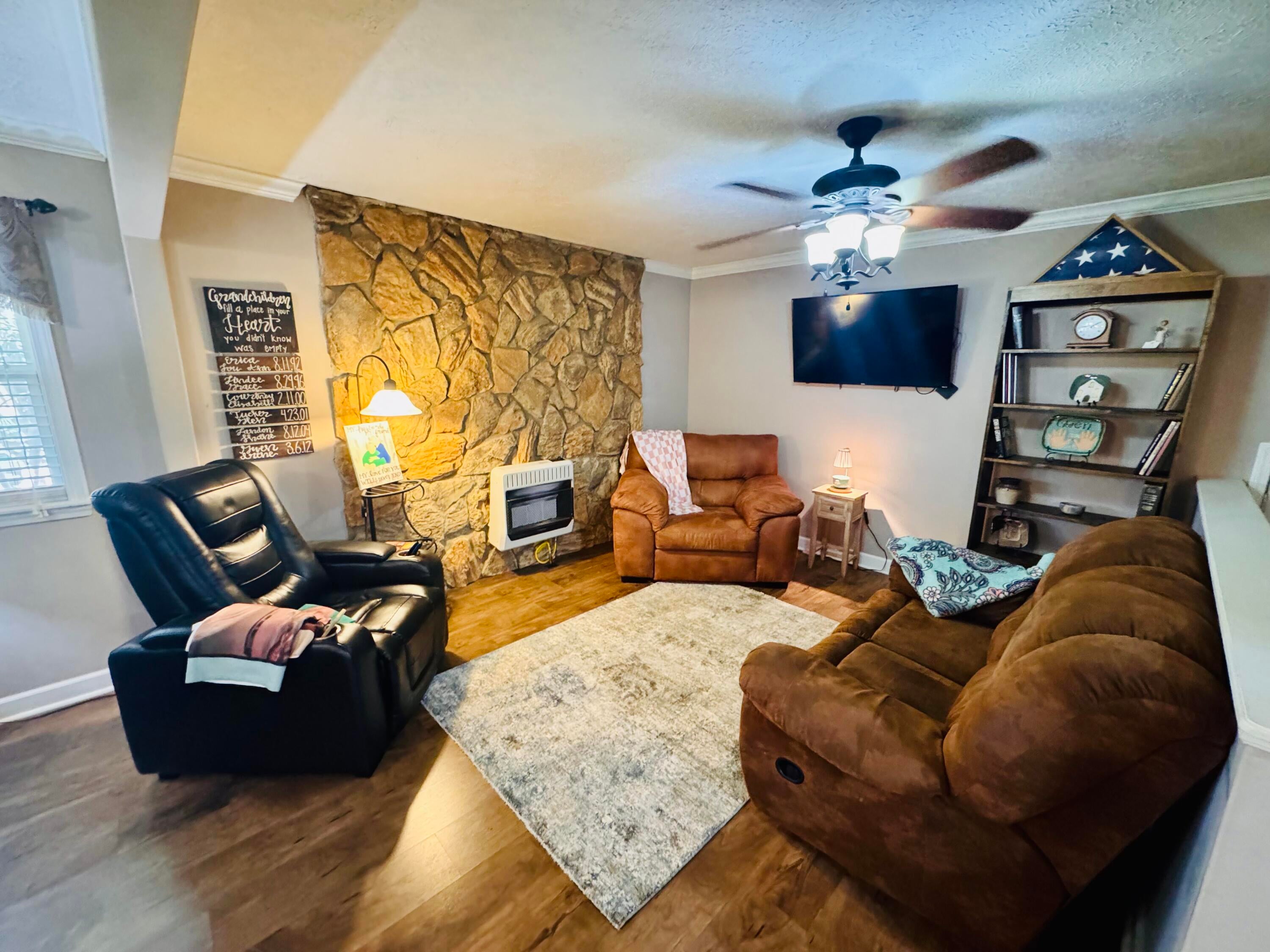 806 Moss Hill Dr.